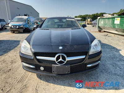 Piąte zdjęcie samochodu w środku: 2014 MERCEDES-BENZ SLK 250 VIN:WDDPK4HA8EF080820 - miniatura