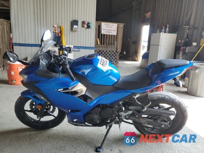 Trzecie zdjęcie samochodu z tyłu: 2018 KAWASAKI EX400 VIN:JKAEXKH15JDA13568 - miniatura