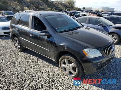 Czwarte zdjęcie samochodu z boku: 2006 MERCEDES-BENZ ML 500 VIN:4JGBB75E06A015452 - miniatura
