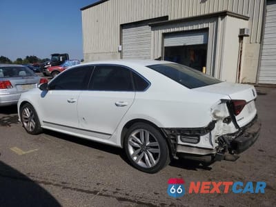 Drugie zdjęcie samochodu z przodu: 2017 VOLKSWAGEN PASSAT VIN:1VWGT7A35HV023174 - miniatura