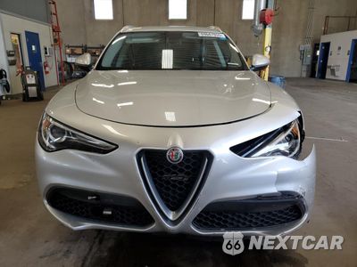 Piąte zdjęcie samochodu w środku: 2018 ALFA ROMEO STELVIO VIN:ZASFAKAN3J7B80135 - miniatura