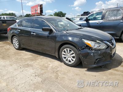 Czwarte zdjęcie samochodu z boku: 2017 NISSAN ALTIMA 2.5 VIN:1N4AL3AP6HC130972 - miniatura
