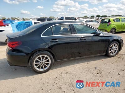 Trzecie zdjęcie samochodu z tyłu: 2019 MERCEDES-BENZ A 220 VIN:WDD3G4EB5KW035939 - miniatura