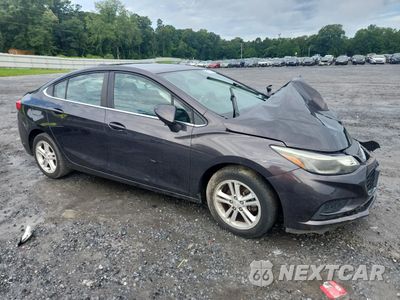 Czwarte zdjęcie samochodu z boku: 2017 CHEVROLET CRUZE LT VIN:1G1BE5SM3H7230912 - miniatura