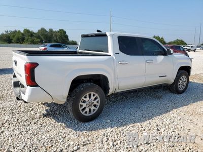 Trzecie zdjęcie samochodu z tyłu: 2025 TOYOTA TACOMA DOUBLE CAB VIN:3TMKB5FN8SM028146 - miniatura