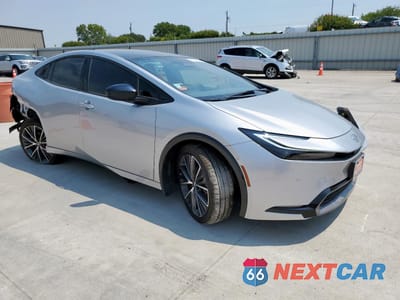 Czwarte zdjęcie samochodu z boku: 2024 TOYOTA PRIUS LE VIN:JTDACAAU9R3046232 - miniatura