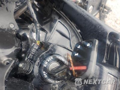 Zdjęcie 8 z 9 samochodu: 2014 HONDA GL1800 G VIN:JH2SC68V0EK000179 - miniatura
