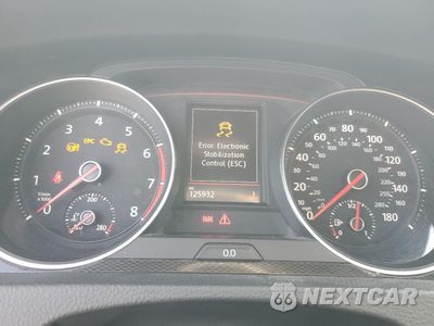 Zdjęcie 9 z 15 samochodu: 2017 VOLKSWAGEN GTI S VIN:3VW5T7AUXHM056413 - miniatura
