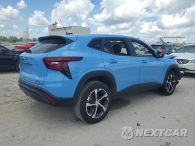 Trzecie zdjęcie samochodu z tyłu: 2024 CHEVROLET TRAX 1RS VIN:KL77LGE27RC047625 - miniatura