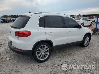 Trzecie zdjęcie samochodu z tyłu: 2015 VOLKSWAGEN TIGUAN S VIN:WVGAV7AX9FW601399 - miniatura