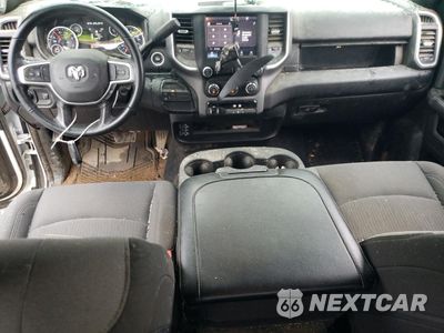 Zdjęcie 8 z 15 samochodu: 2024 RAM 3500 BIG HORN VIN:3C63RRHL7RG280375 - miniatura