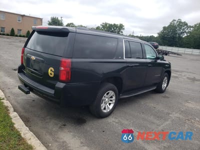 Trzecie zdjęcie samochodu z tyłu: 2020 CHEVROLET SUBURBAN K1500 LT VIN:1GNSKHKC3LR302849 - miniatura