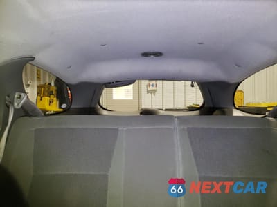 Zdjęcie 10 z 13 samochodu: 2000 FORD TAURUS SE VIN:1FAFP5828YG225641 - miniatura