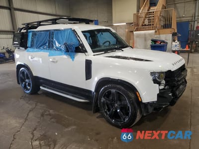 Czwarte zdjęcie samochodu z boku: 2024 LAND ROVER DEFENDER 110 X-DYNAMIC SE VIN:SALE27EU8R2245998 - miniatura