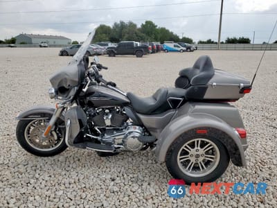 Trzecie zdjęcie samochodu z tyłu: 2017 HARLEY-DAVIDSON FLHTCUTG TRI GLIDE ULTRA VIN:1HD1MAD16HB859755 - miniatura