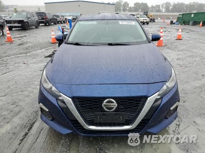 Piąte zdjęcie samochodu w środku: 2019 NISSAN ALTIMA S VIN:1N4BL4BV7KC250990 - miniatura