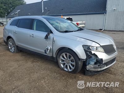 Czwarte zdjęcie samochodu z boku: 2013 LINCOLN MKT VIN:2LMHJ5ATXDBL53372 - miniatura