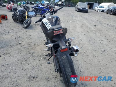 Czwarte zdjęcie samochodu z boku: 2022 KAWASAKI ZR900 F VIN:ML5ZRDF10NDA54559 - miniatura