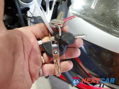 Zdjęcie 8 z 9 samochodu: 2016 BMW S 1000 RR VIN:WB10D2107GZ354132 - miniatura