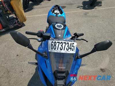 Piąte zdjęcie samochodu w środku: 2024 SUZUKI GSX800 F VIN:JS1EM13B5R7103927 - miniatura