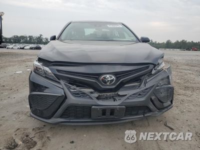 Piąte zdjęcie samochodu w środku: 2023 TOYOTA CAMRY SE NIGHT SHADE VIN:4T1G11AK2PU742612 - miniatura