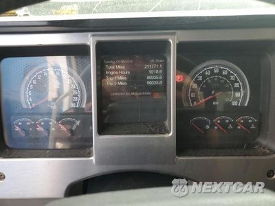 Zdjęcie 8 z 10 samochodu: 2020 MACK GRANITE VIN:1M2GR4GC5LM014982 - miniatura