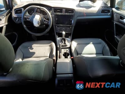 Zdjęcie 8 z 13 samochodu: 2019 VOLKSWAGEN GOLF SPORTWAGEN S S VIN:3VW117AU7KM520902 - miniatura