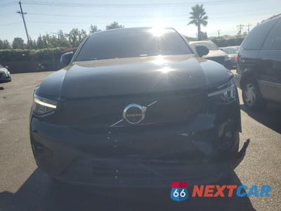 Piąte zdjęcie samochodu w środku: 2023 VOLVO C40 RECHARGE PLUS VIN:YV4ED3GL7P2035500 - miniatura