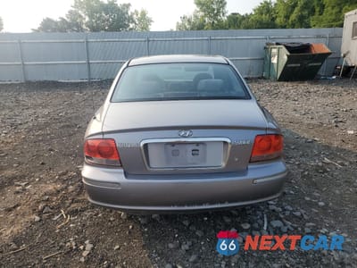 Zdjęcie 6 z 12 samochodu: 2005 HYUNDAI SONATA GLS VIN:KMHWF35H35A114726 - miniatura