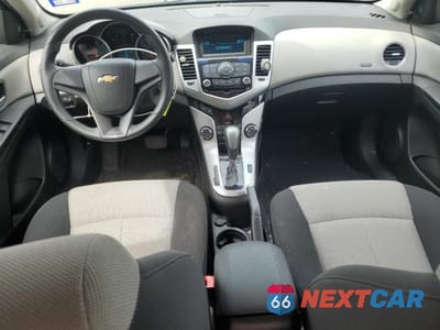 Zdjęcie 8 z 12 samochodu: 2011 CHEVROLET CRUZE LS VIN:1G1PC5SH6B7107918 - miniatura