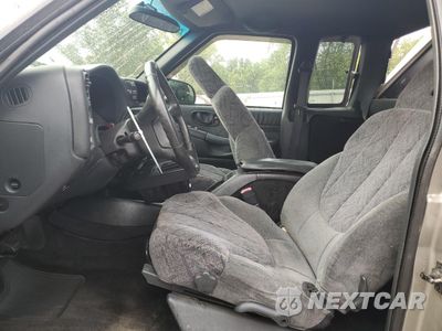 Zdjęcie 7 z 12 samochodu: 2002 GMC SONOMA VIN:1GTDT19W028232897 - miniatura