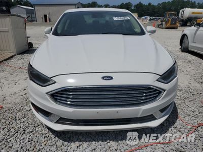 Piąte zdjęcie samochodu w środku: 2018 FORD FUSION SE HYBRID VIN:3FA6P0LU2JR172025 - miniatura