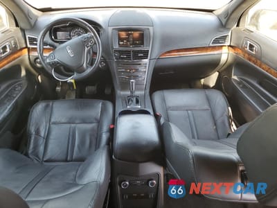 Zdjęcie 8 z 13 samochodu: 2015 LINCOLN MKT VIN:2LMHJ5NK2FBL03960 - miniatura