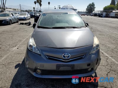 Piąte zdjęcie samochodu w środku: 2012 TOYOTA PRIUS V VIN:JTDZN3EU6C3147254 - miniatura