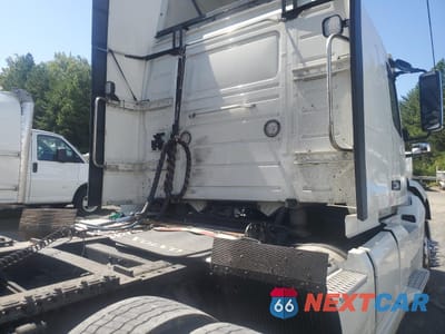 Zdjęcie 6 z 10 samochodu: 2024 VOLVO VNL42T400 - TRUCKS SEMI TRUCK VIN:4V4NC9EJ8RN653926 - miniatura