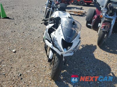 Drugie zdjęcie samochodu z przodu: 2021 KAWASAKI ZX636 K VIN:JKBZXJH11MA009236 - miniatura