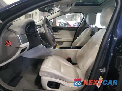 Zdjęcie 7 z 13 samochodu: 2016 JAGUAR XF PRESTIGE PRESTIGE VIN:SAJBK4BV1GCY19743 - miniatura