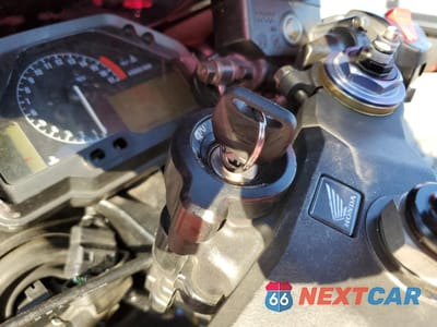 Zdjęcie 8 z 10 samochodu: 2005 HONDA CBR600 RR VIN:JH2PC37015M208943 - miniatura