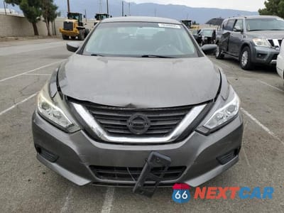 Piąte zdjęcie samochodu w środku: 2017 NISSAN ALTIMA 2.5 VIN:1N4AL3AP8HN357312 - miniatura