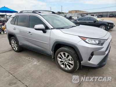 Czwarte zdjęcie samochodu z boku: 2021 TOYOTA RAV4 XLE PREMIUM VIN:2T3C1RFVXMC132042 - miniatura