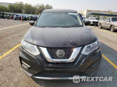 Piąte zdjęcie samochodu w środku: 2018 NISSAN ROGUE S VIN:JN8AT2MT7JW459797 - miniatura