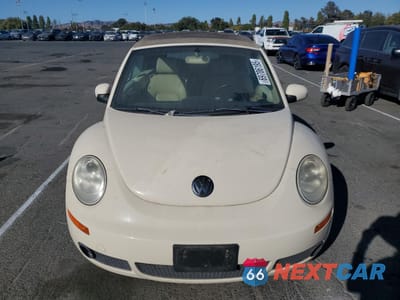 Piąte zdjęcie samochodu w środku: 2006 VOLKSWAGEN NEW BEETLE CONVERTIBLE OPTION PACKAGE 2 VIN:3VWSG31Y36M314156 - miniatura