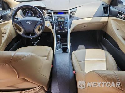 Zdjęcie 8 z 12 samochodu: 2013 HYUNDAI SONATA SE VIN:5NPEC4ACXDH687235 - miniatura