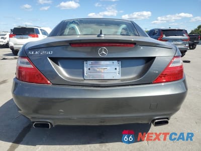 Zdjęcie 6 z 14 samochodu: 2015 MERCEDES-BENZ SLK 250 VIN:WDDPK4HA8FF104065 - miniatura