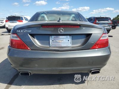 Zdjęcie 6 z 14 samochodu: 2015 MERCEDES-BENZ SLK 250 VIN:WDDPK4HA8FF104065 - miniatura