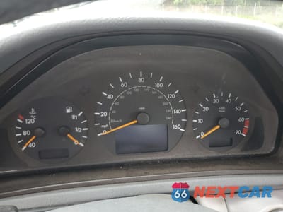 Zdjęcie 9 z 12 samochodu: 2000 MERCEDES-BENZ CLK 320 VIN:WDBLK65G8YT051738 - miniatura