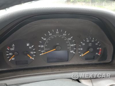 Zdjęcie 9 z 12 samochodu: 2000 MERCEDES-BENZ CLK 320 VIN:WDBLK65G8YT051738 - miniatura