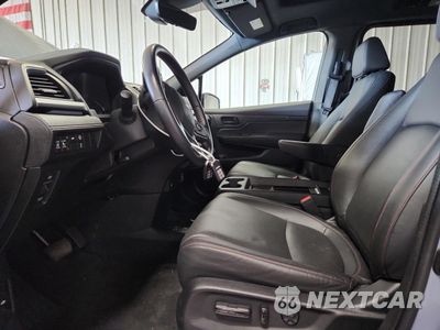 Zdjęcie 7 z 13 samochodu: 2023 HONDA ODYSSEY SPORT-L VIN:5FNRL6H73PB054438 - miniatura
