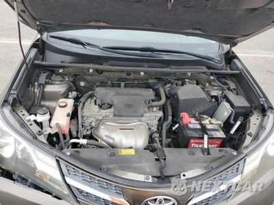 Zdjęcie 11 z 14 samochodu: 2015 TOYOTA RAV4 XLE VIN:JTMRFREV9FD111274 - miniatura
