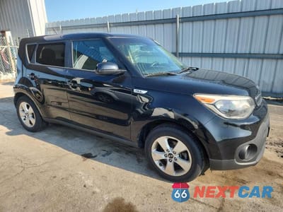 Czwarte zdjęcie samochodu z boku: 2017 KIA SOUL VIN:KNDJN2A2XH7882797 - miniatura